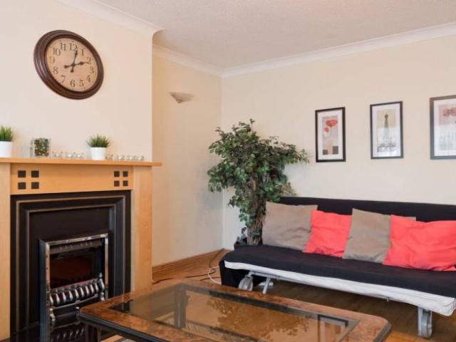 Apartment to rent in Bluebell, North Tipperary