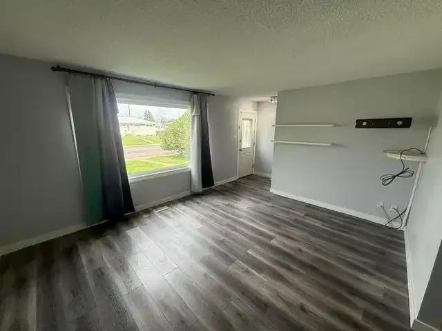 Apartment for rent in Wedgewood, Alberta