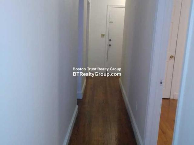 Apartment for rent in Lowell, Massachusetts