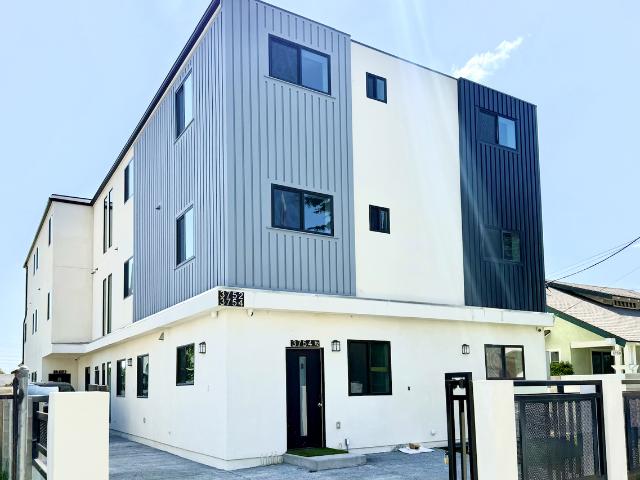 Apartment for rent in Canoga Park, California