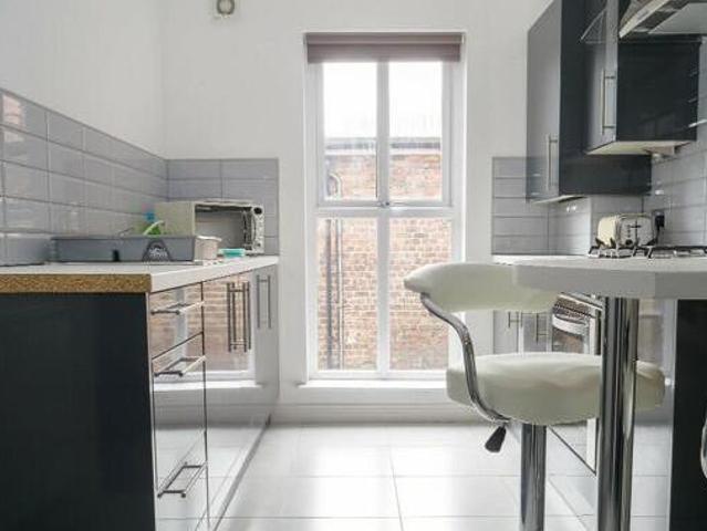 House for rent in Calderstones