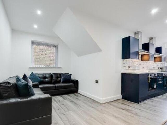 House for rent in Calderstones