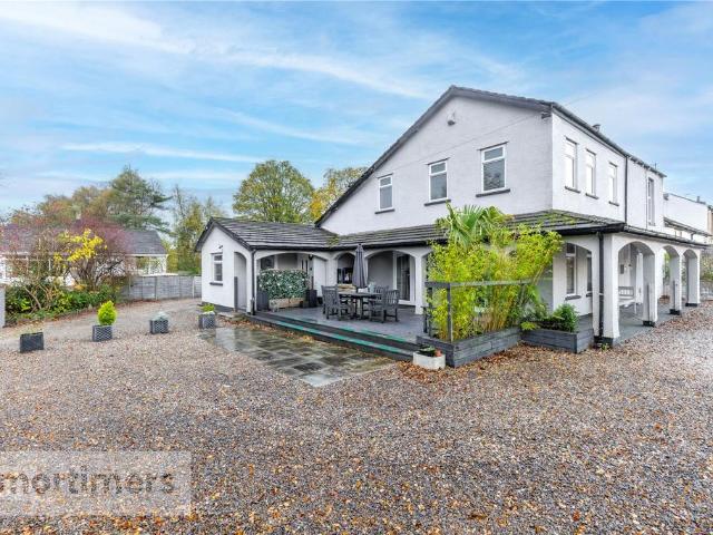 Flat for sale in Paradise, Lancashire