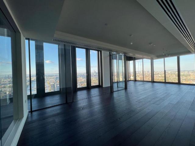 Flat for sale in Vauxhall, Greater London