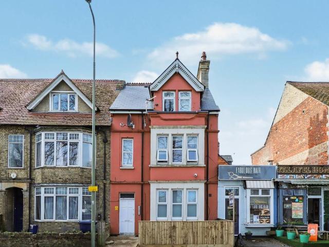 Flat for sale in The Slade, Oxfordshire