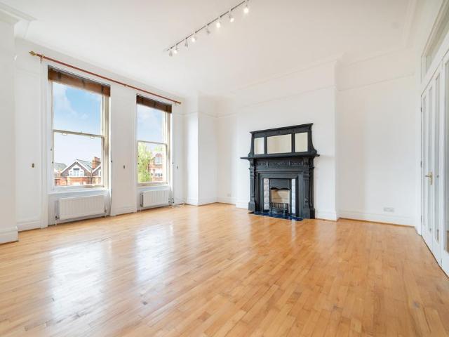 Flat for sale in South Hampstead, Greater London