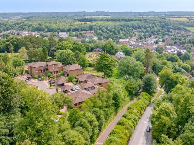 Flat for sale in Caterham-on-the-Hill, Hillview