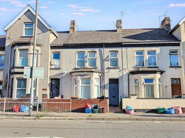 Flat for sale in Wales