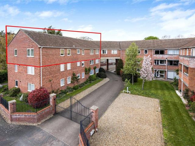 Flat for sale in Chedburgh, Suffolk