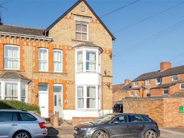 Flat for sale in Rumwell, Somerset