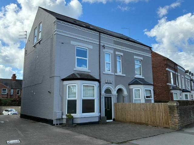 Flat for sale in Abbey Park, Barton In Fabis