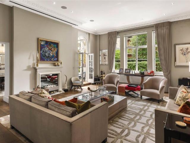 Flat for sale in Paddington, Greater London
