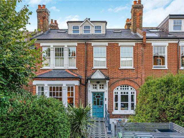 Flat for sale in Ferme Park, Greater London