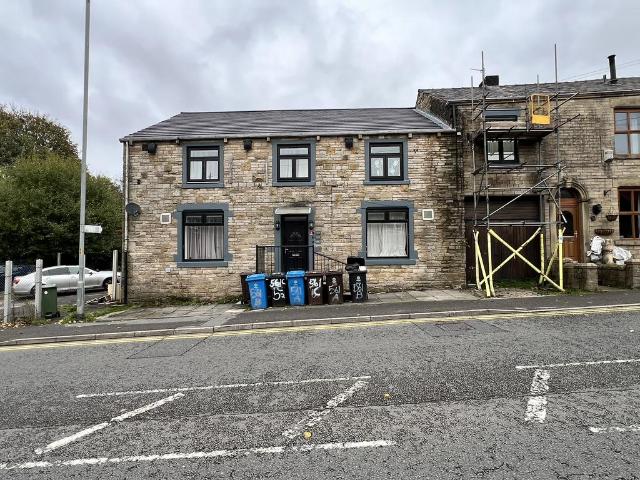 Flat for sale in Saddleworth, Pendock