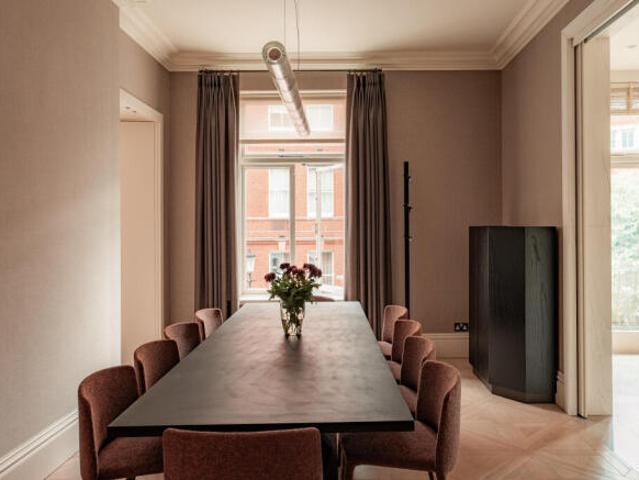 Apartment for sale in Kensington, Greater London