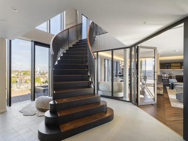 Apartment for sale in Lot's Village, Greater London
