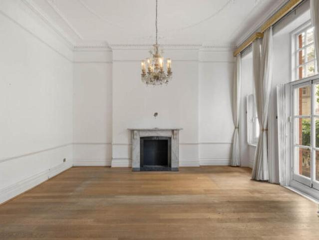 Apartment for sale in South Kensington, Greater London