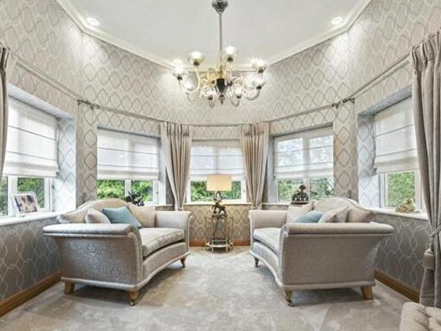 House for sale in Little Stanmore, Greater London