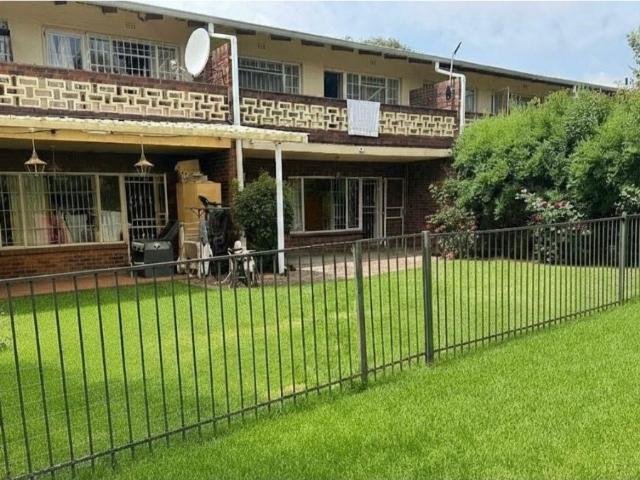 Apartment for sale in Vosloorus, Gauteng
