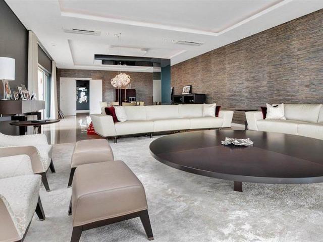 Apartment for sale in Johannesburg, North & Sandton
