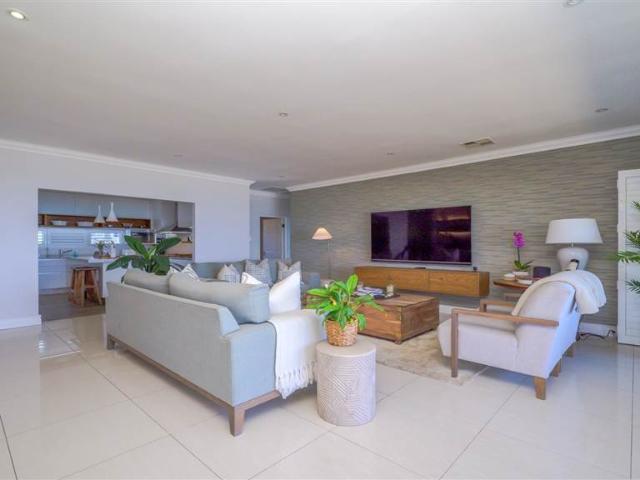 Apartment for sale in Umdloti, Kwazulu-natal