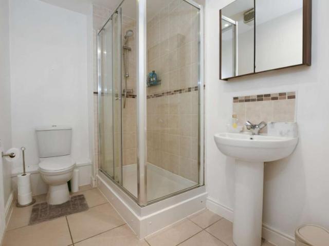 Apartment for rent in Lyons, Greater London