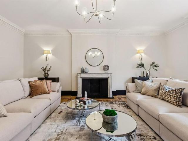 Apartment for rent in Knightsbridge, Greater London