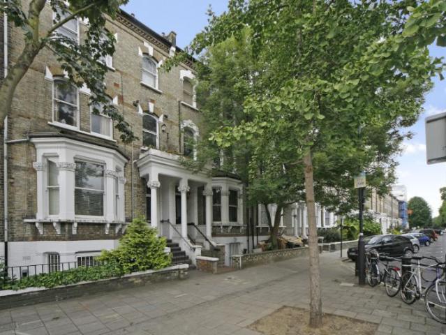 Flat for rent in West Kensington, Greater London