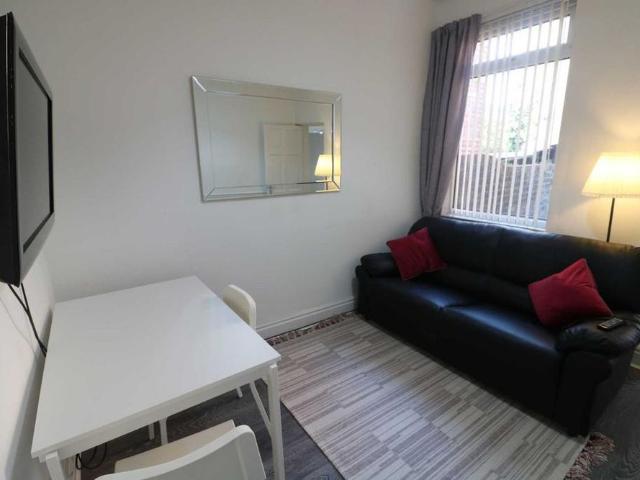 Apartment for rent in Allerton, Calderstones