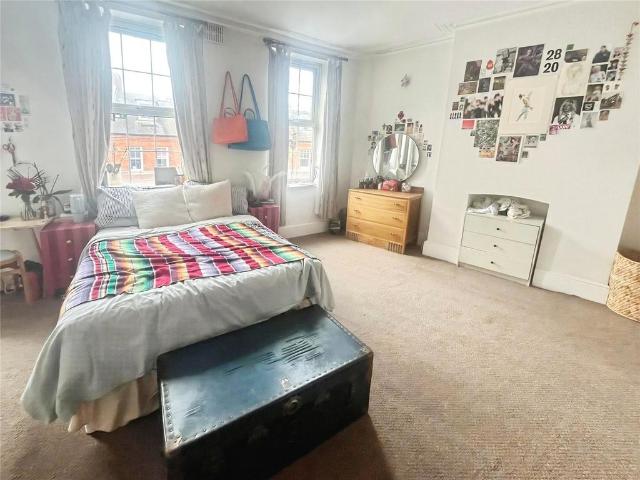 Flat for rent in St Margarets, Greater London