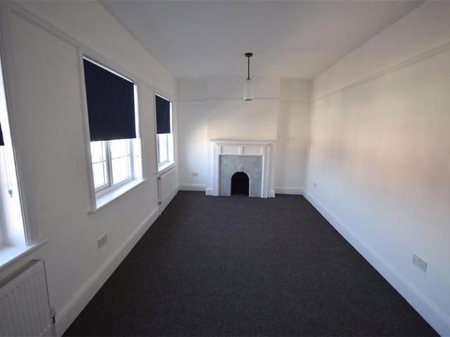 Apartment for rent in St Margarets, Greater London