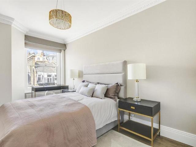 Apartment for rent in Chelsea, Greater London