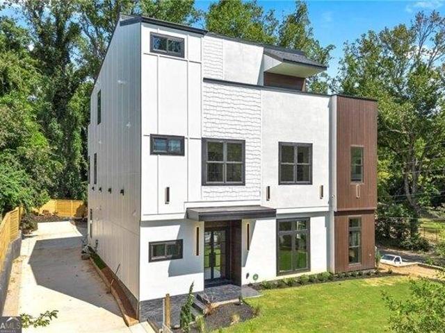 House for sale in Sandy Springs, Georgia