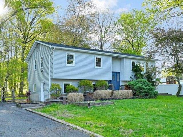 House for sale in Clarkstown