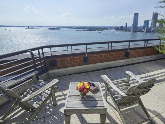 Apartment for sale in Arverne, New York