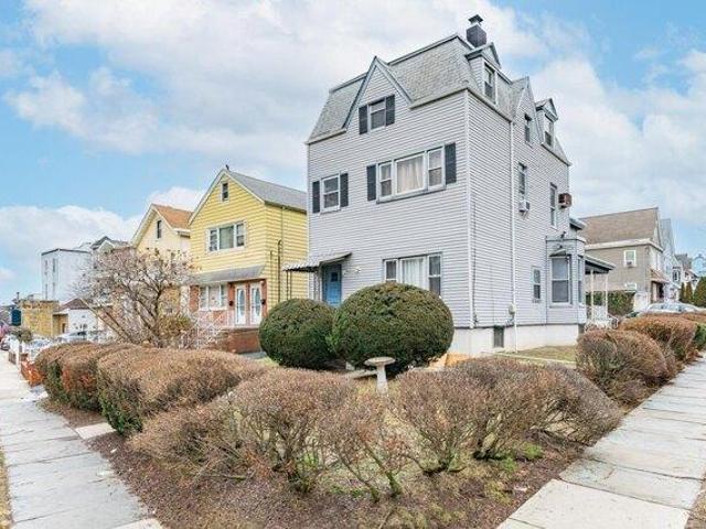 House for sale in Hudson, New Jersey