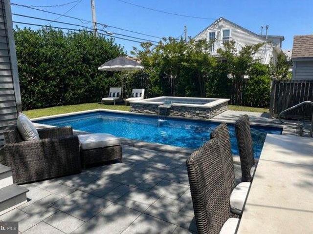 House for sale in Beach Haven Historic District, Beach Haven