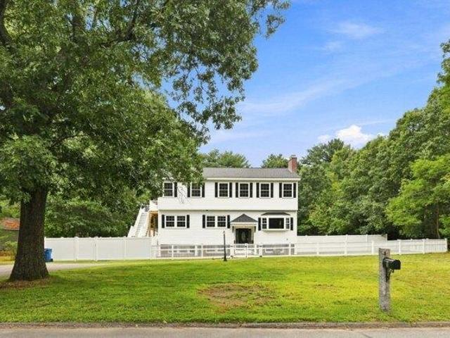 House for sale in North Billerica, Billerica