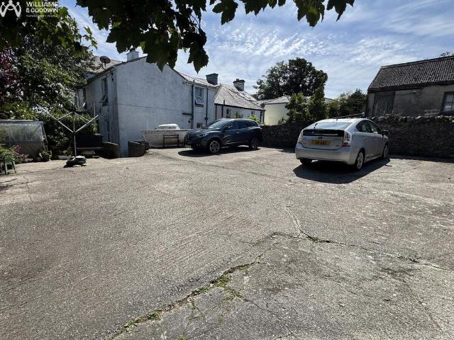 Flat for sale in Porth-y-Felin, Holyhead