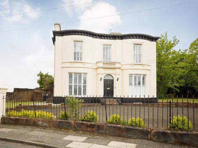 Flat for sale in Wavertree, Sandown Park