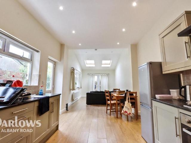 Flat for sale in Plasnewydd, Falcon Lodge
