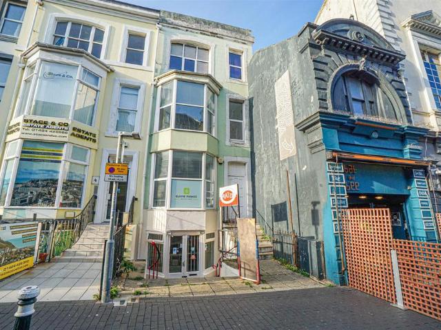 Flat for sale in Blacklands, Guestling Green