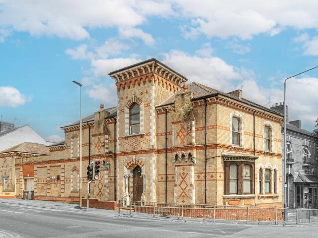 Flat for sale in West End, Old Wharf