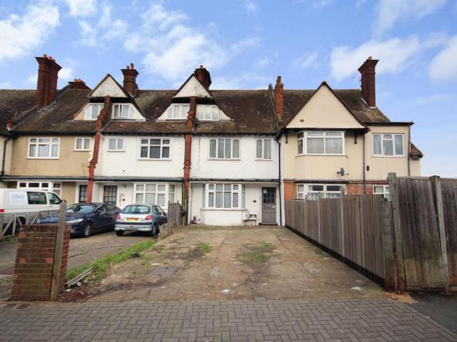Flat for sale in Alperton, Greater London