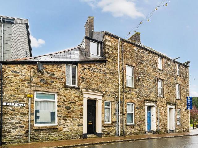 Flat for sale in Callington