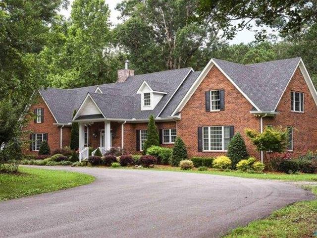 House for sale in Boaz, Alabama