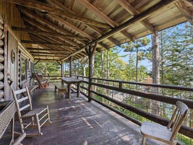 House for sale in Sprucewold, Boothbay Harbor