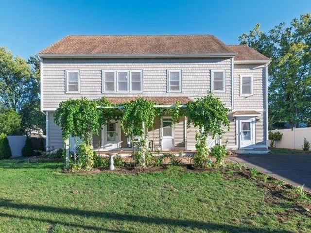 House for sale in Braintree, Massachusetts