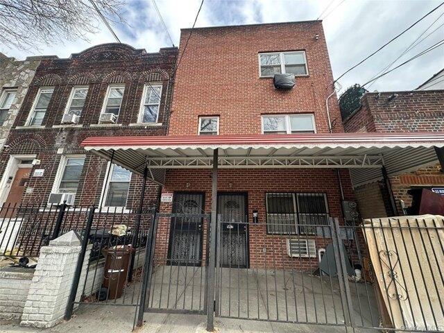 House for sale in Arverne, New York