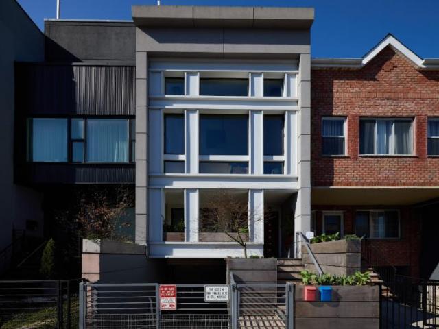 Townhouse for sale in Arverne, New York